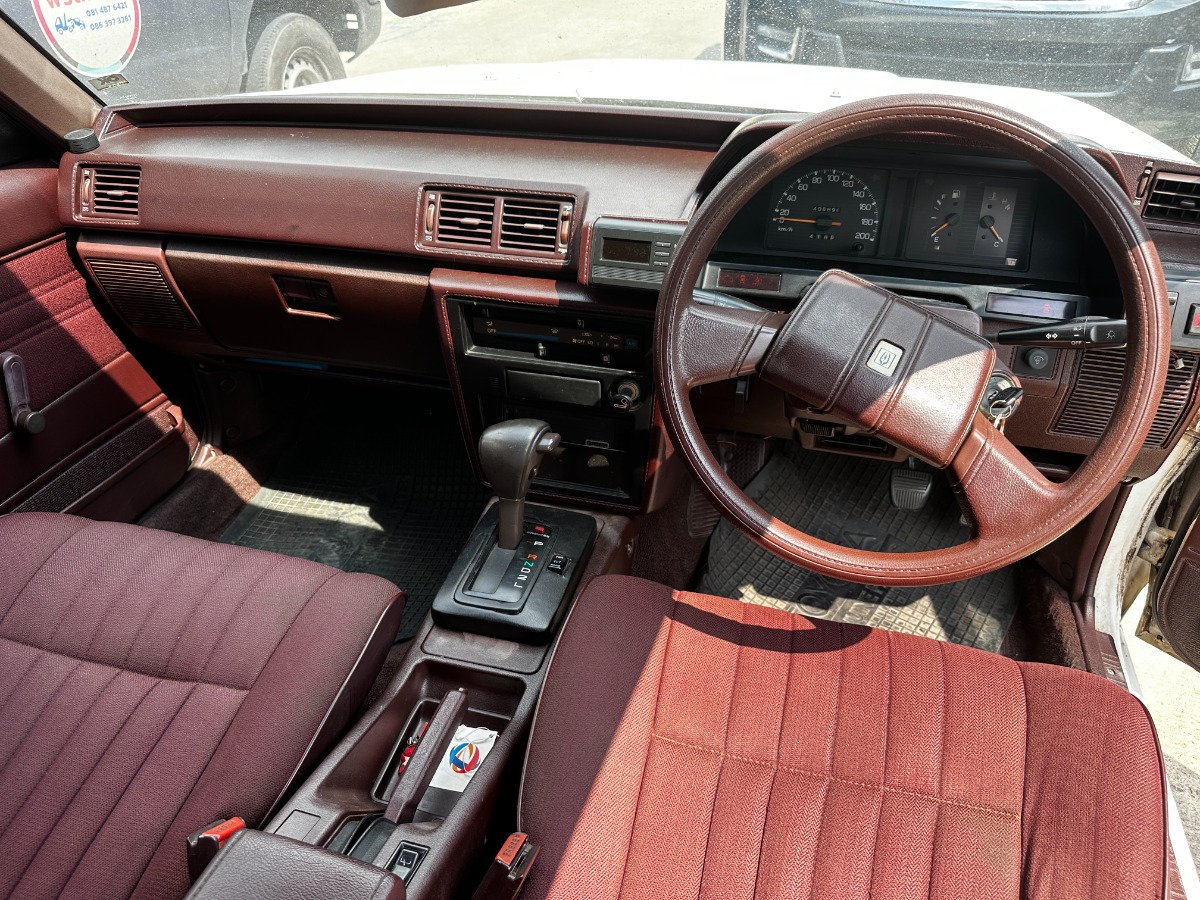 1990 Toyota Cressida Image 2